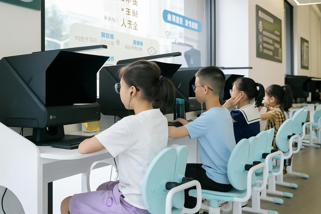 FREE Myopia control therapy session using D1 machine